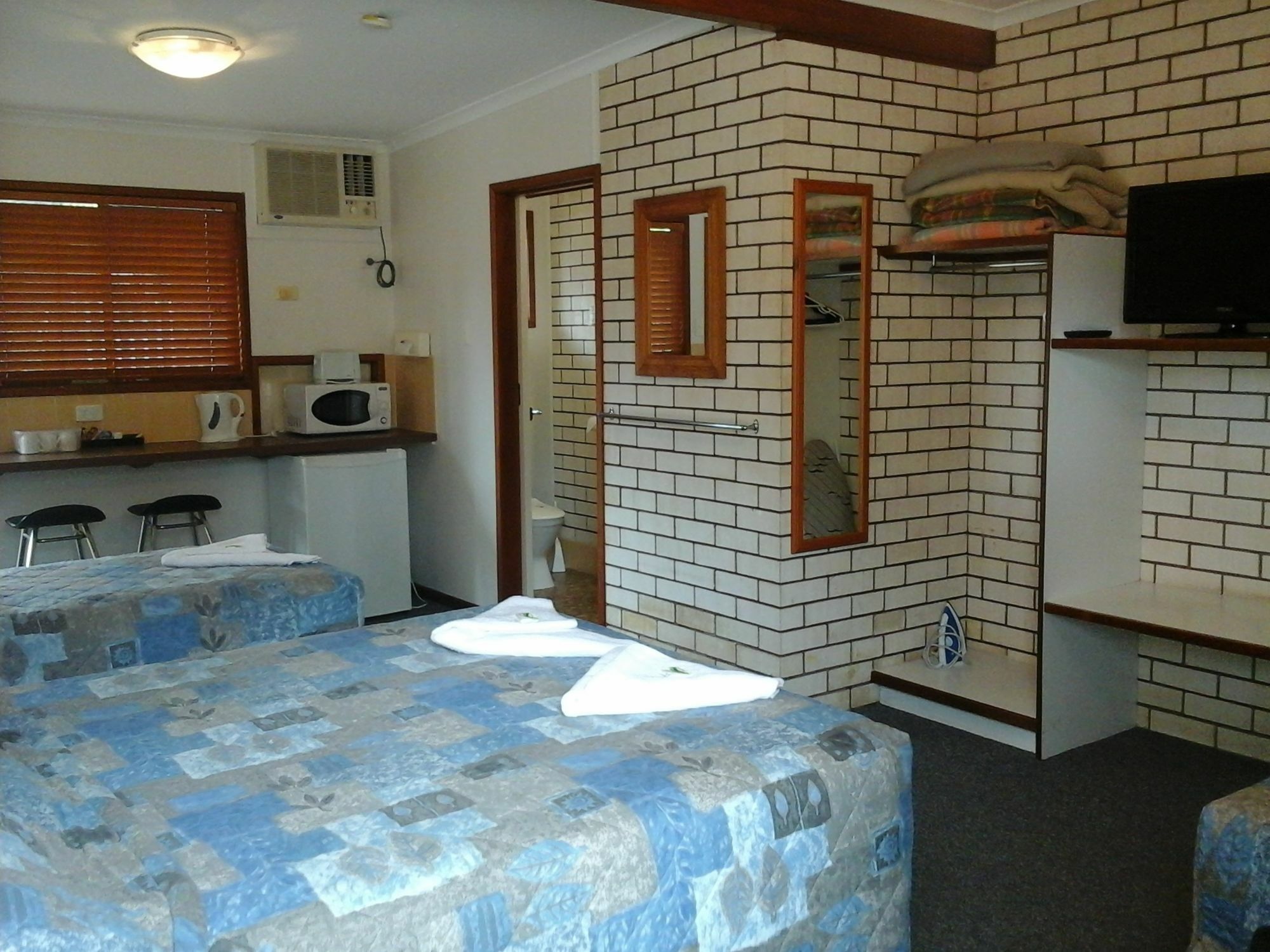 Emerald Tower Motor Inn ภายนอก รูปภาพ